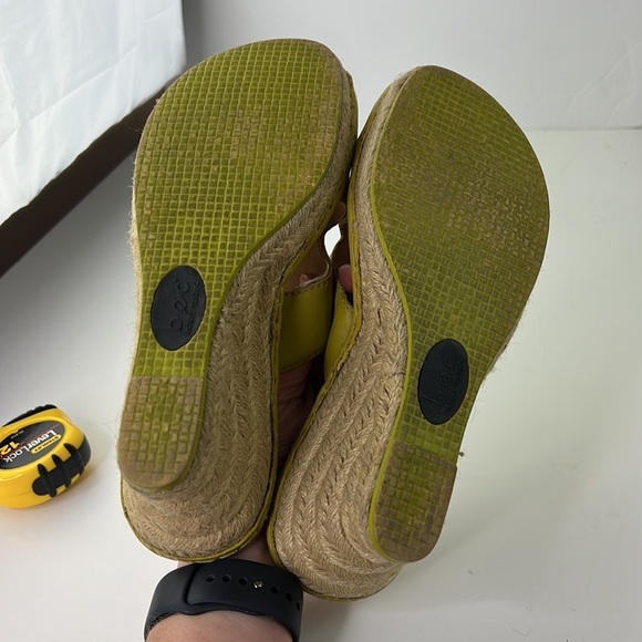 b.o.c. green leather weather wedges with appliques - Picture 7 of 10